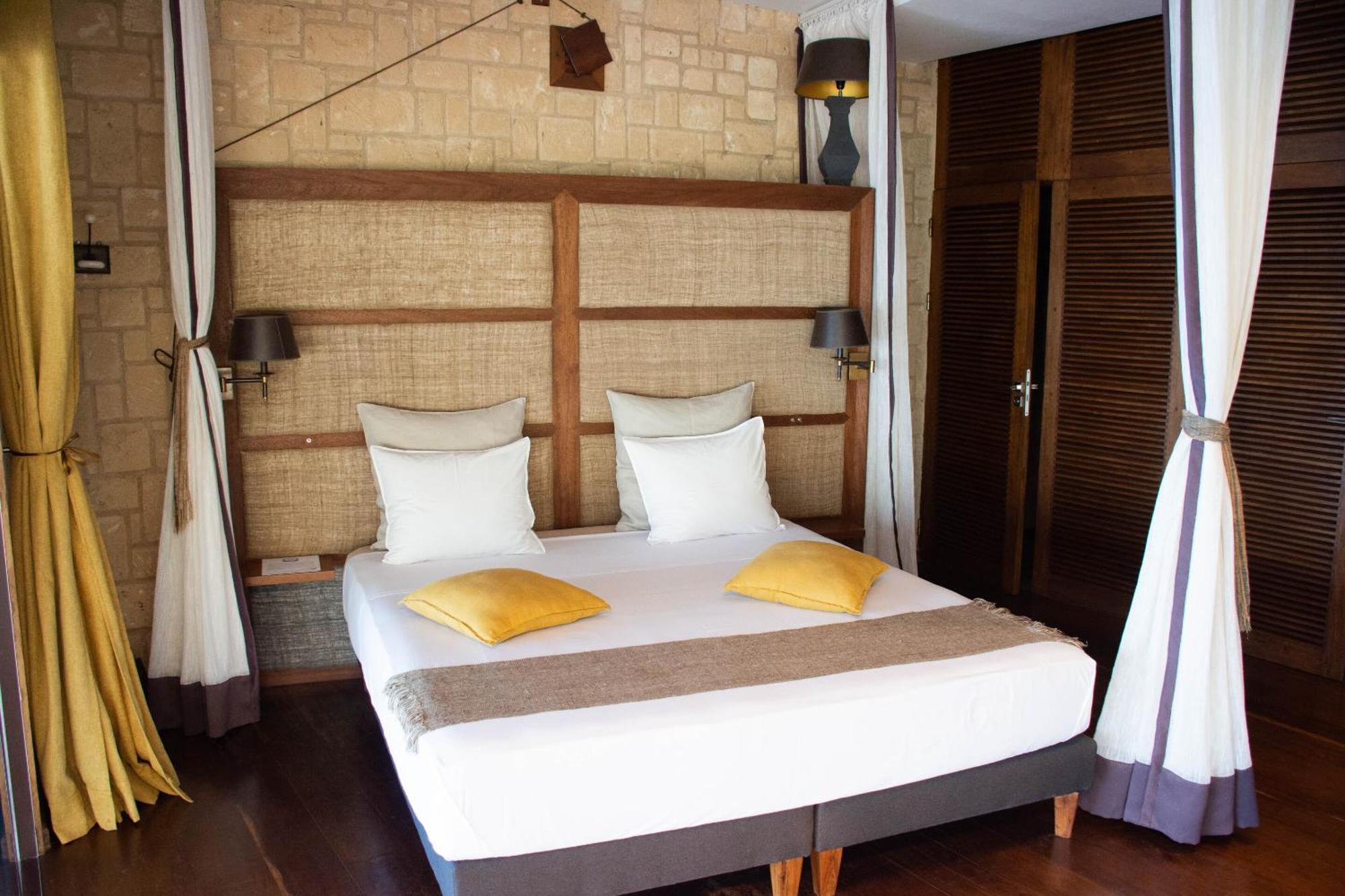 이파티 Demeure De La Compagnie Generale Des Huiles Precieuses B&B 객실 사진
