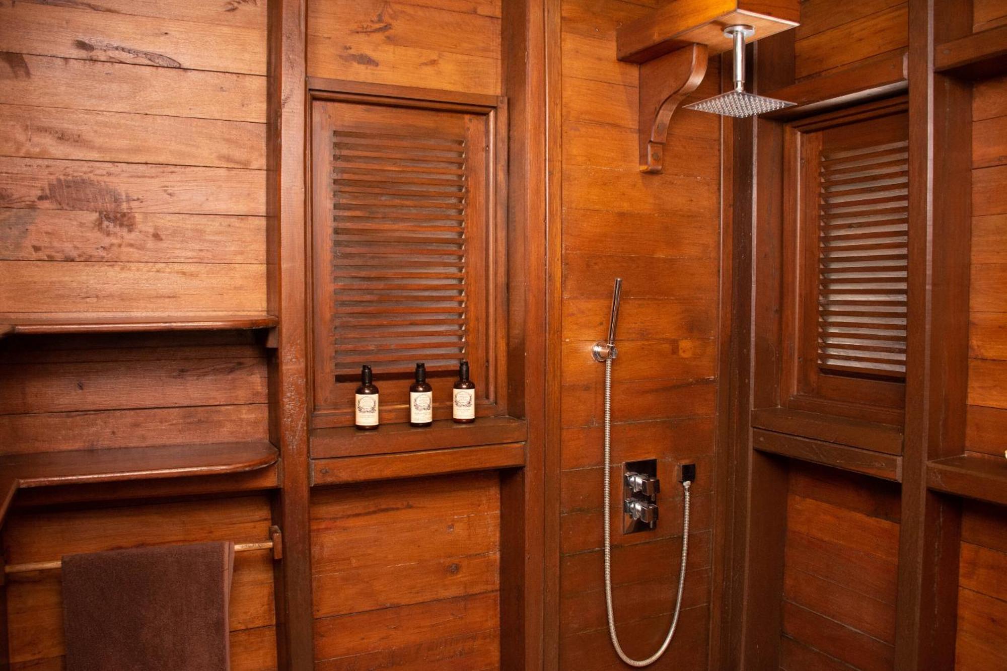 이파티 Demeure De La Compagnie Generale Des Huiles Precieuses B&B 객실 사진