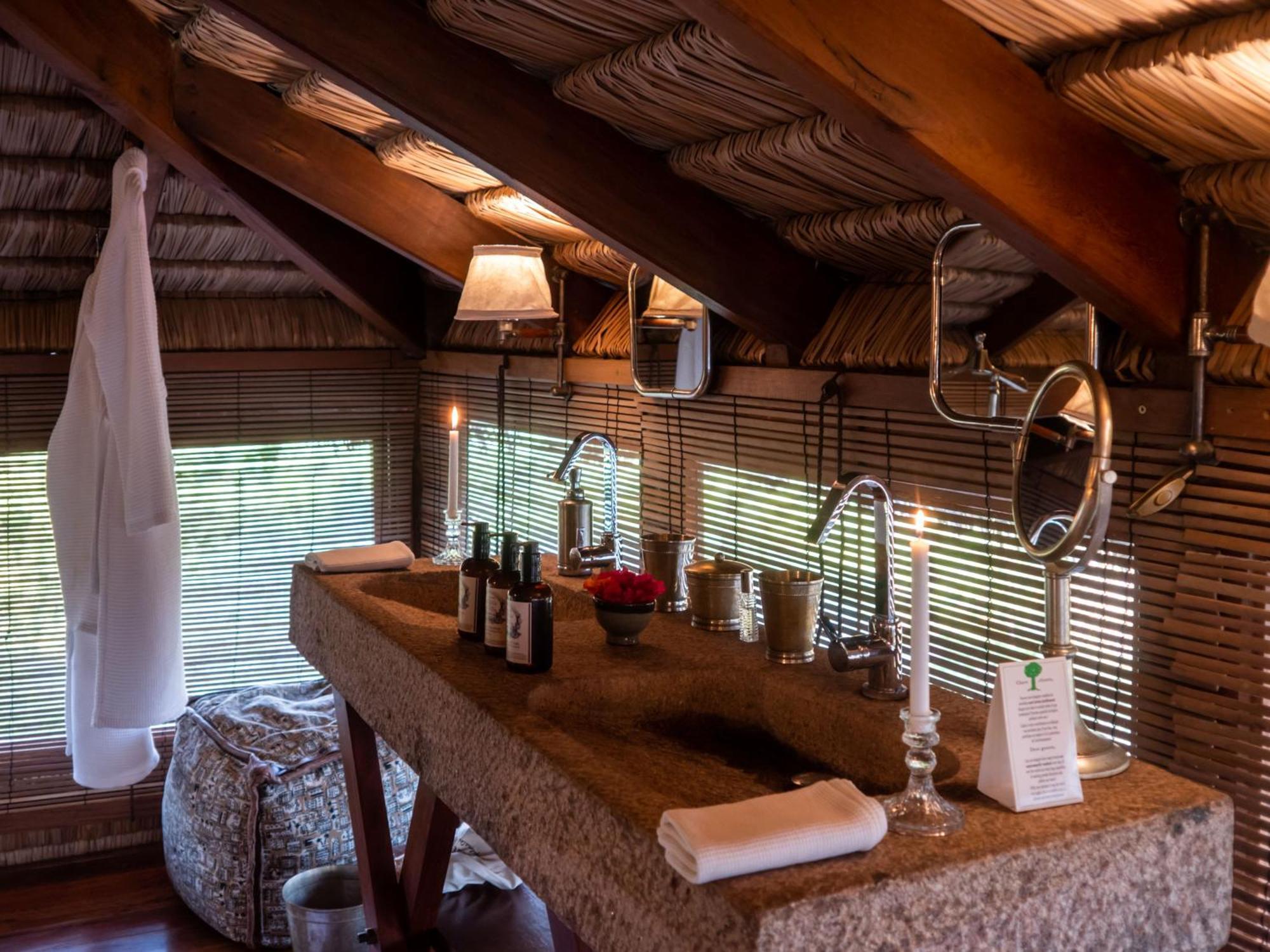 이파티 Demeure De La Compagnie Generale Des Huiles Precieuses B&B 외부 사진