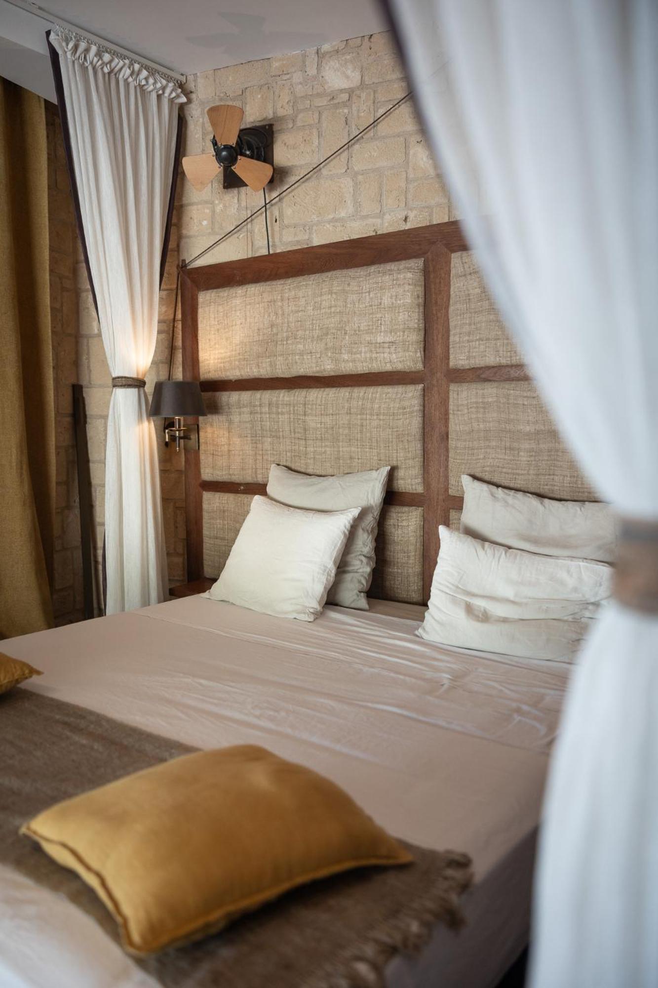 이파티 Demeure De La Compagnie Generale Des Huiles Precieuses B&B 외부 사진
